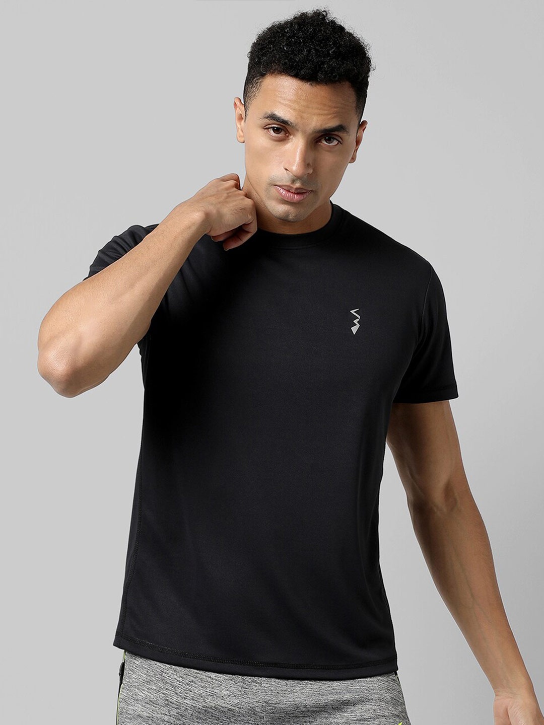 

Campus Sutra Short Sleeve Round Neck Activewear T-shirt, Black