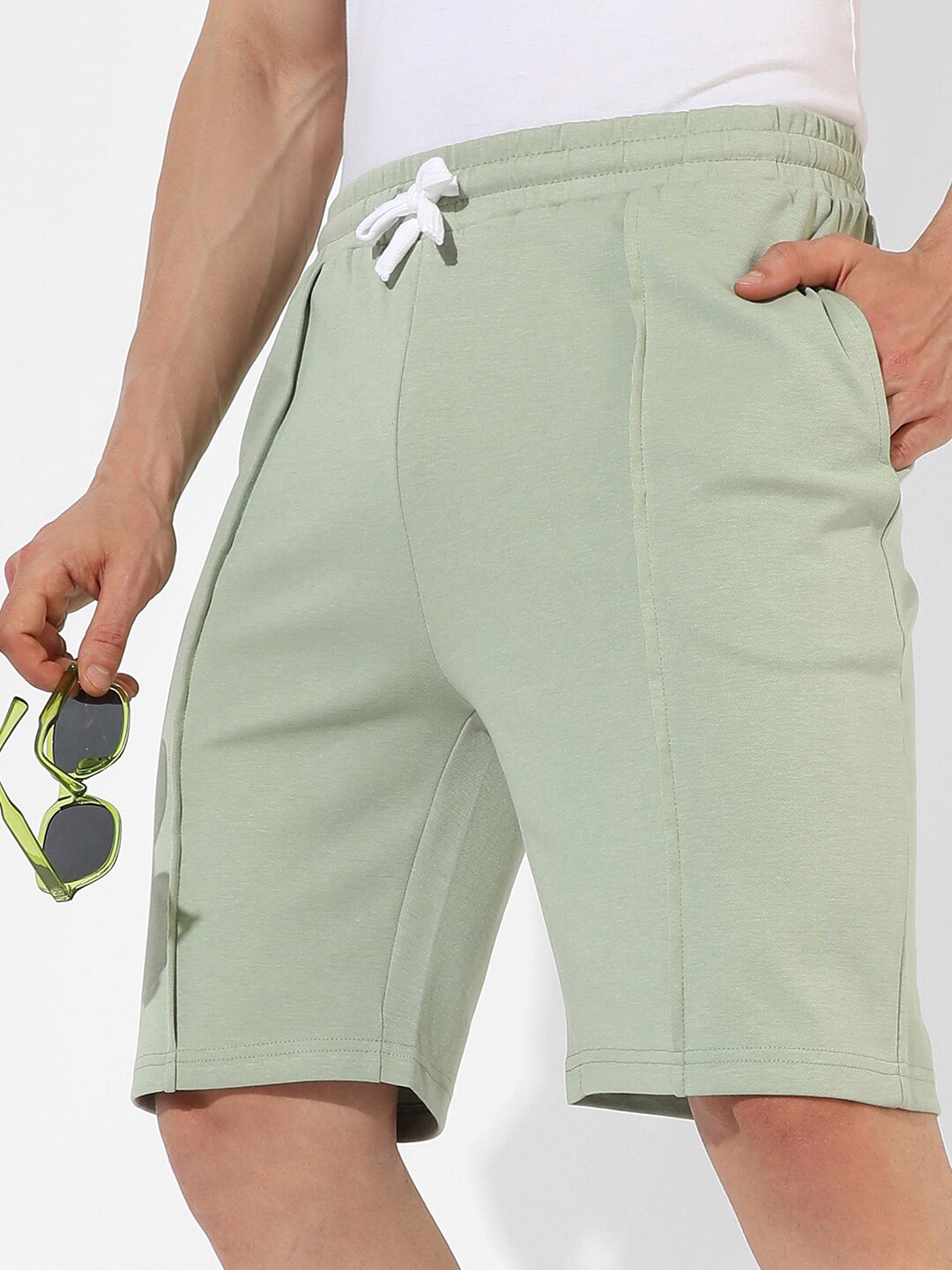 

Campus Sutra Men Cotton Outdoor Shorts, Green