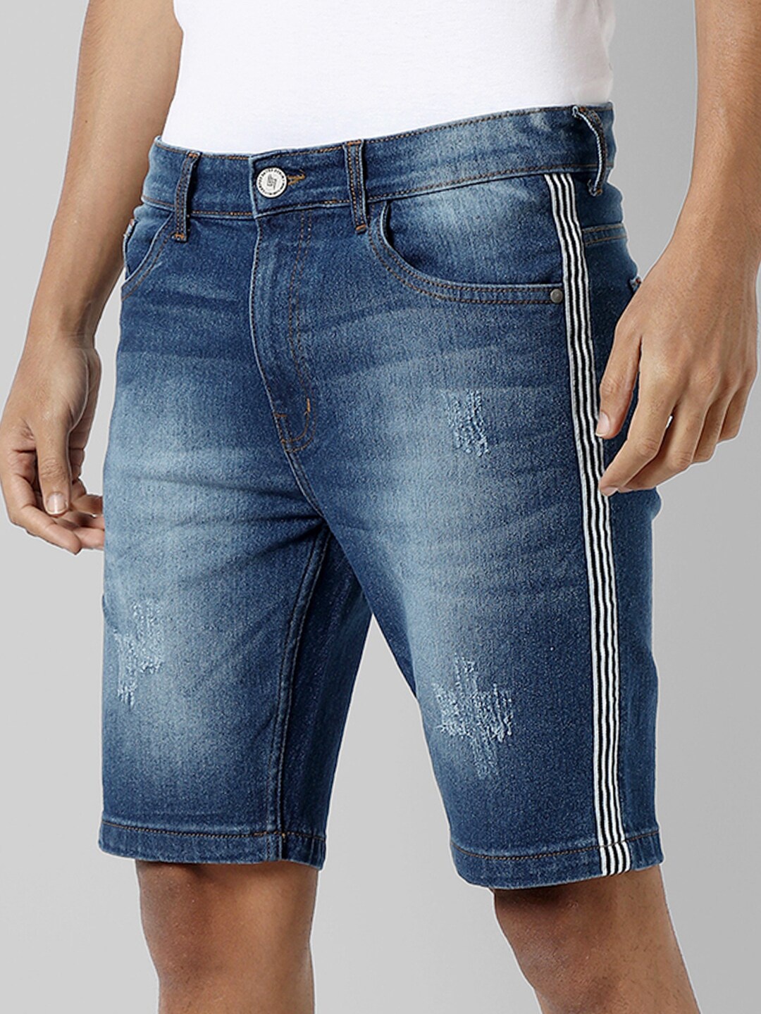 Campus Sutra Men Light-Washed Regular Fit Denim Shorts, Blue