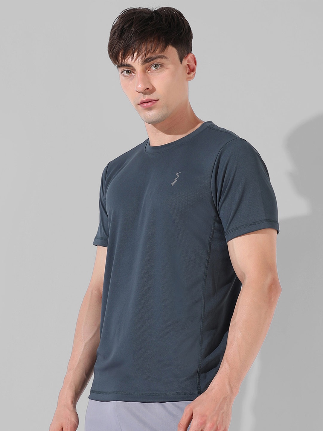 

Campus Sutra Round Neck Regular Fit T-shirt, Grey