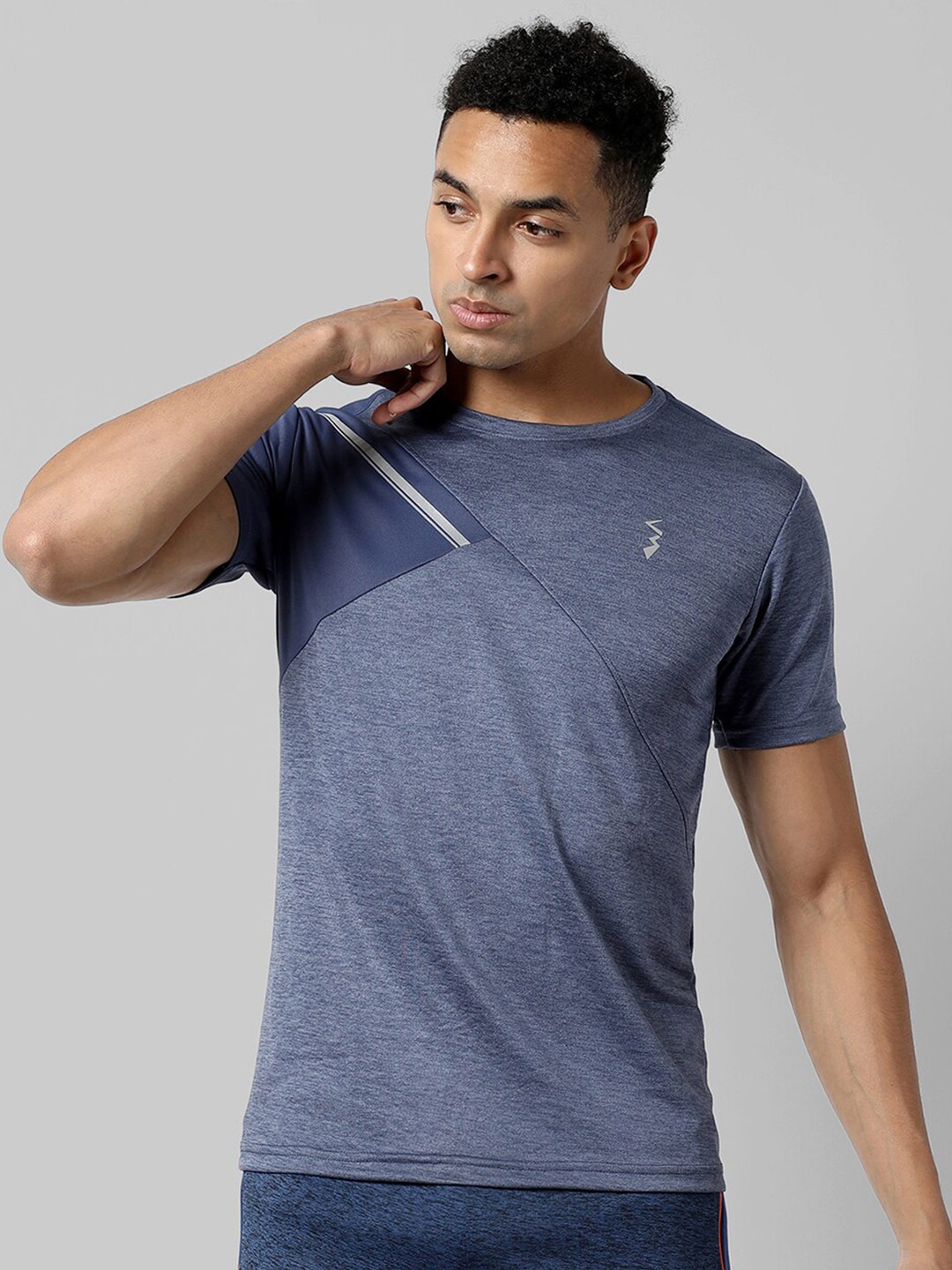 

Campus Sutra Colourblocked Round Neck T-shirt, Blue