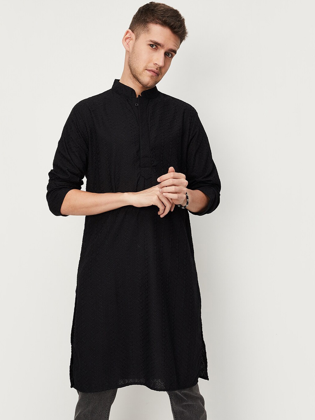 

max Floral Embroidered Mandarin Collar Straight Kurta, Black