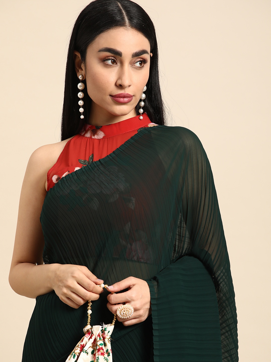 

Ethnovog Poly Georgette Saree With Stitched Blouse, Green