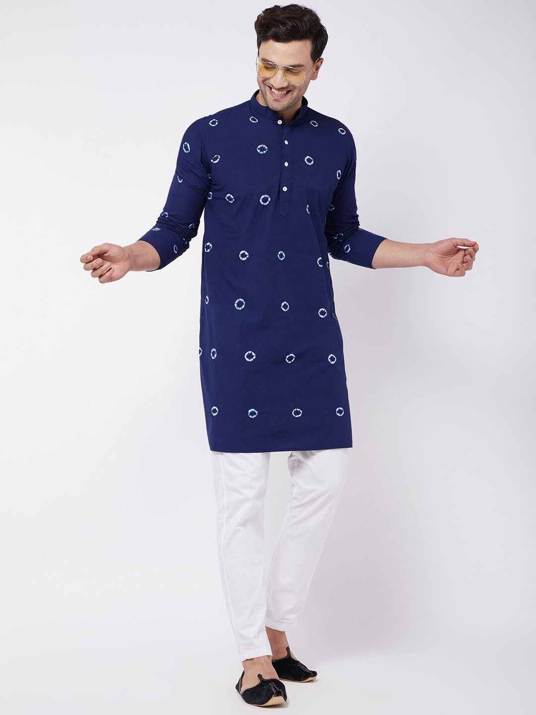 

VASTRAMAY Bandhani Printed Pure Cotton Kurta with Trousers, Navy blue