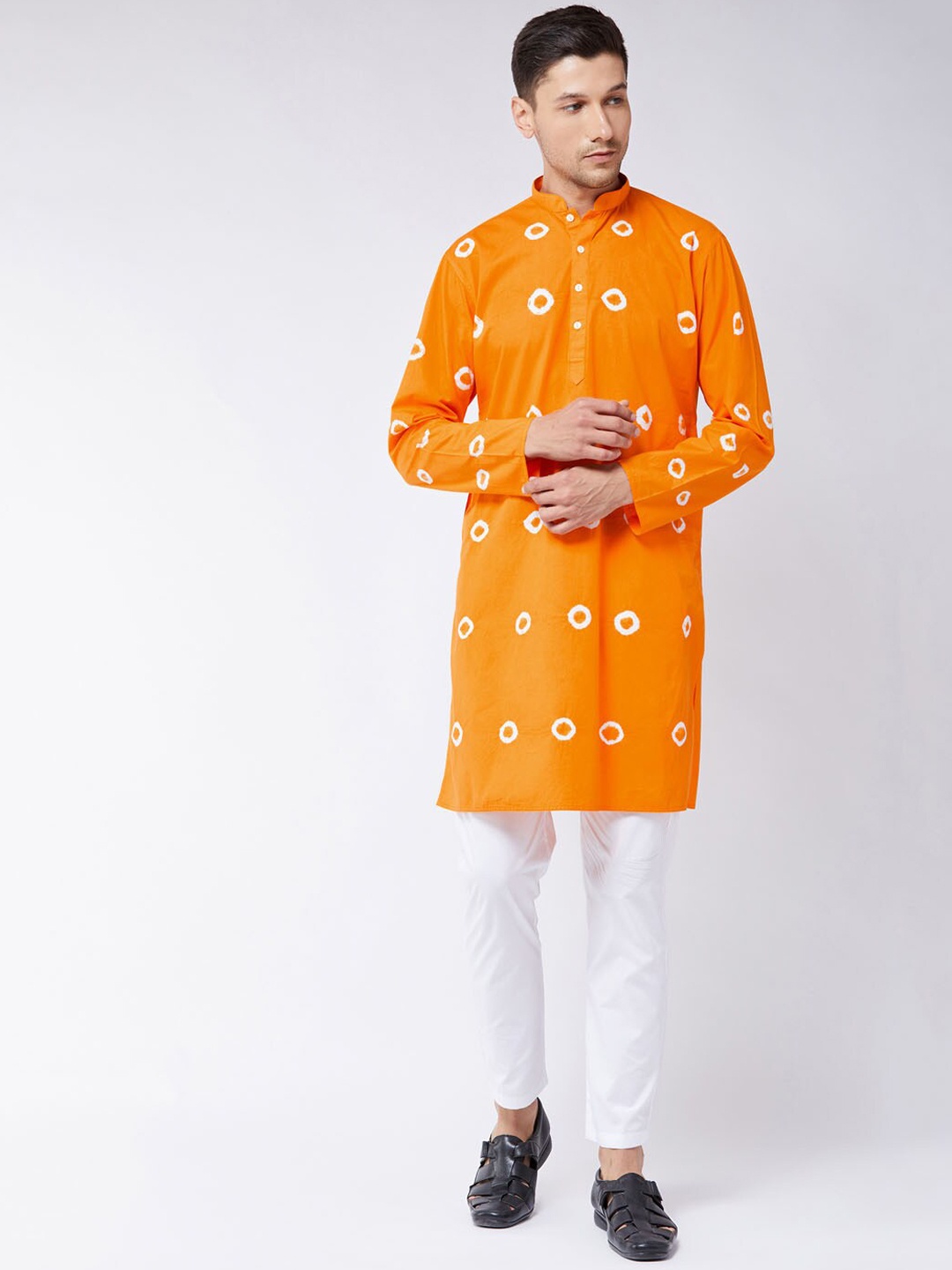 

VASTRAMAY Bandhani Dyed Pure Cotton Kurta with Pyjamas, Orange