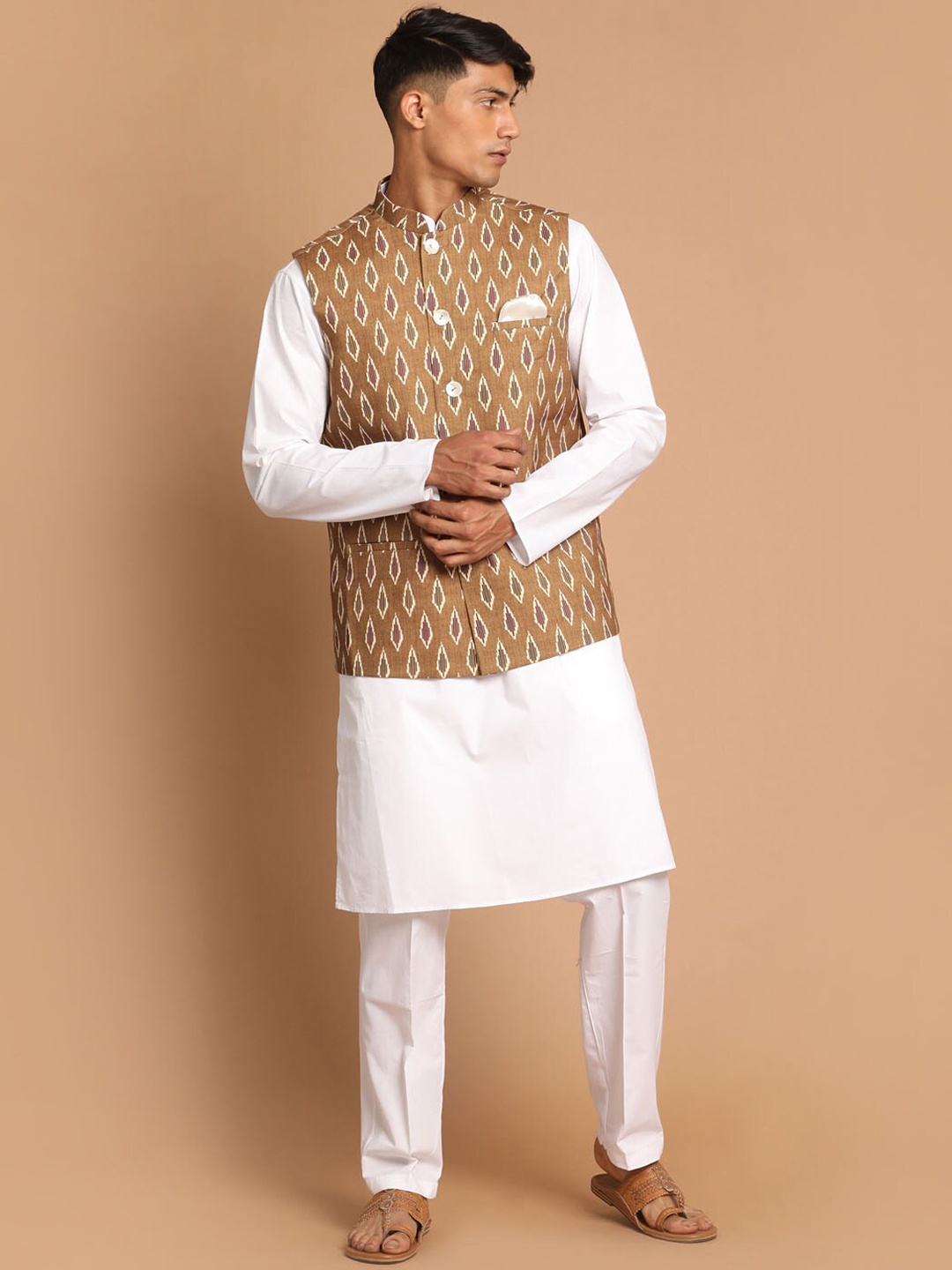 

VASTRAMAY Mandarin Collar Straight Pure Cotton Kurta with Trousers & Printed Nehru Jacket, White