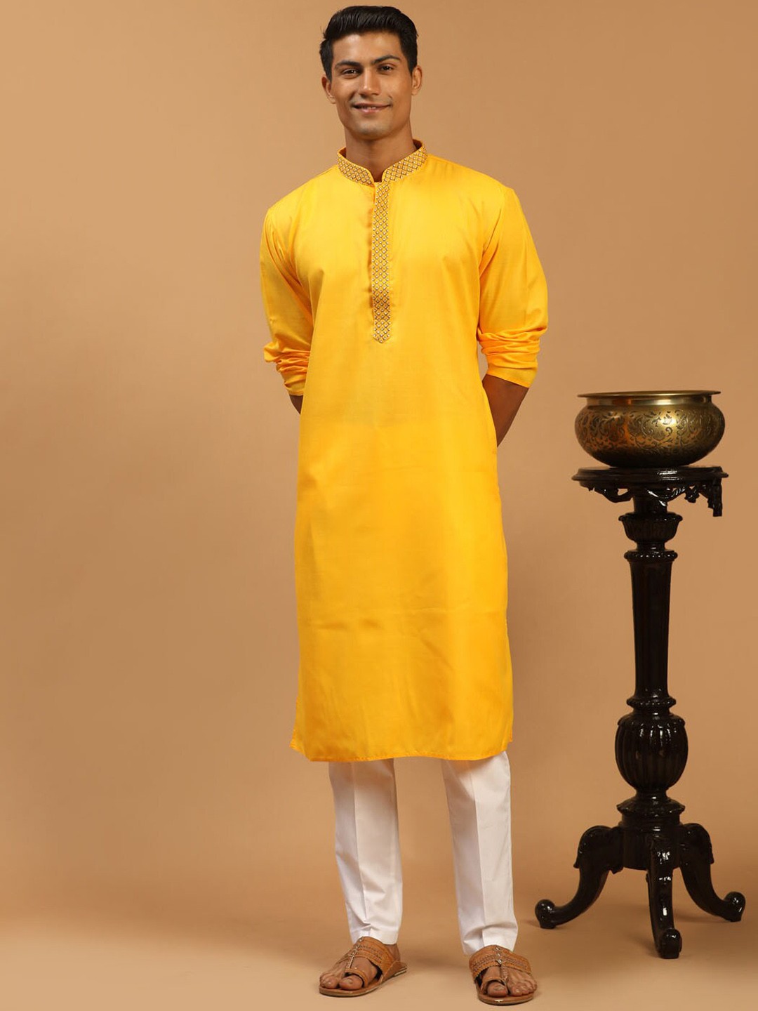 

VASTRAMAY Mandarin Collar Thread Work Kurta with Pyjamas, Yellow