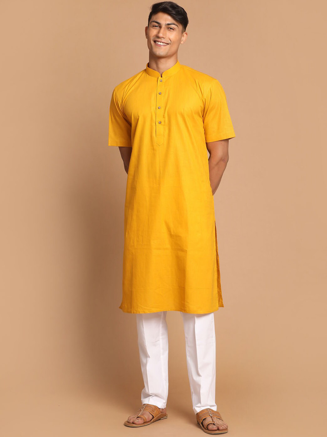 

VASTRAMAY Mandarin Collar Straight Kurta with Pyjamas, Mustard
