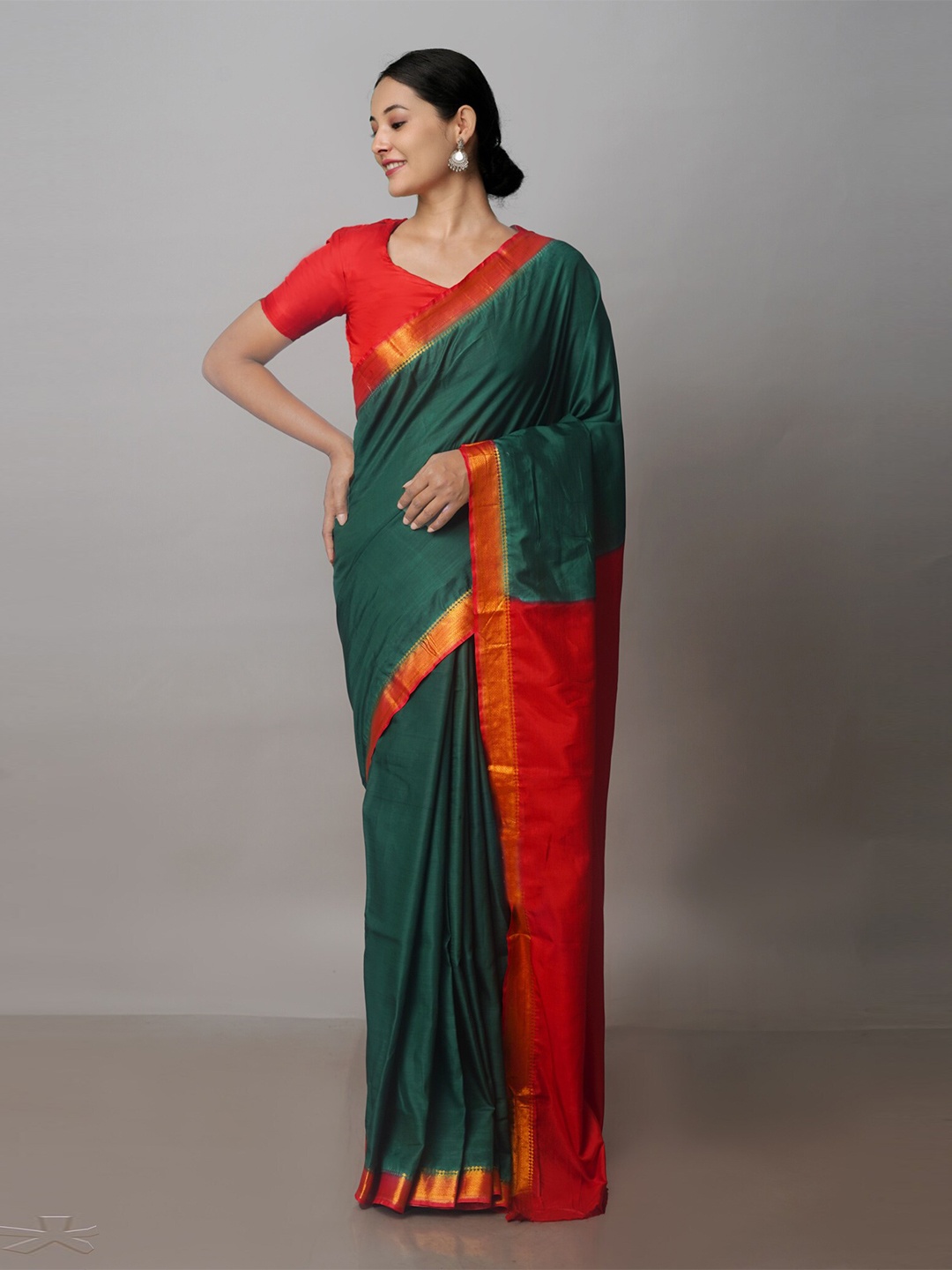 

Unnati Silks Woven Design Zari Silk Blend Mangalagiri Saree, Green