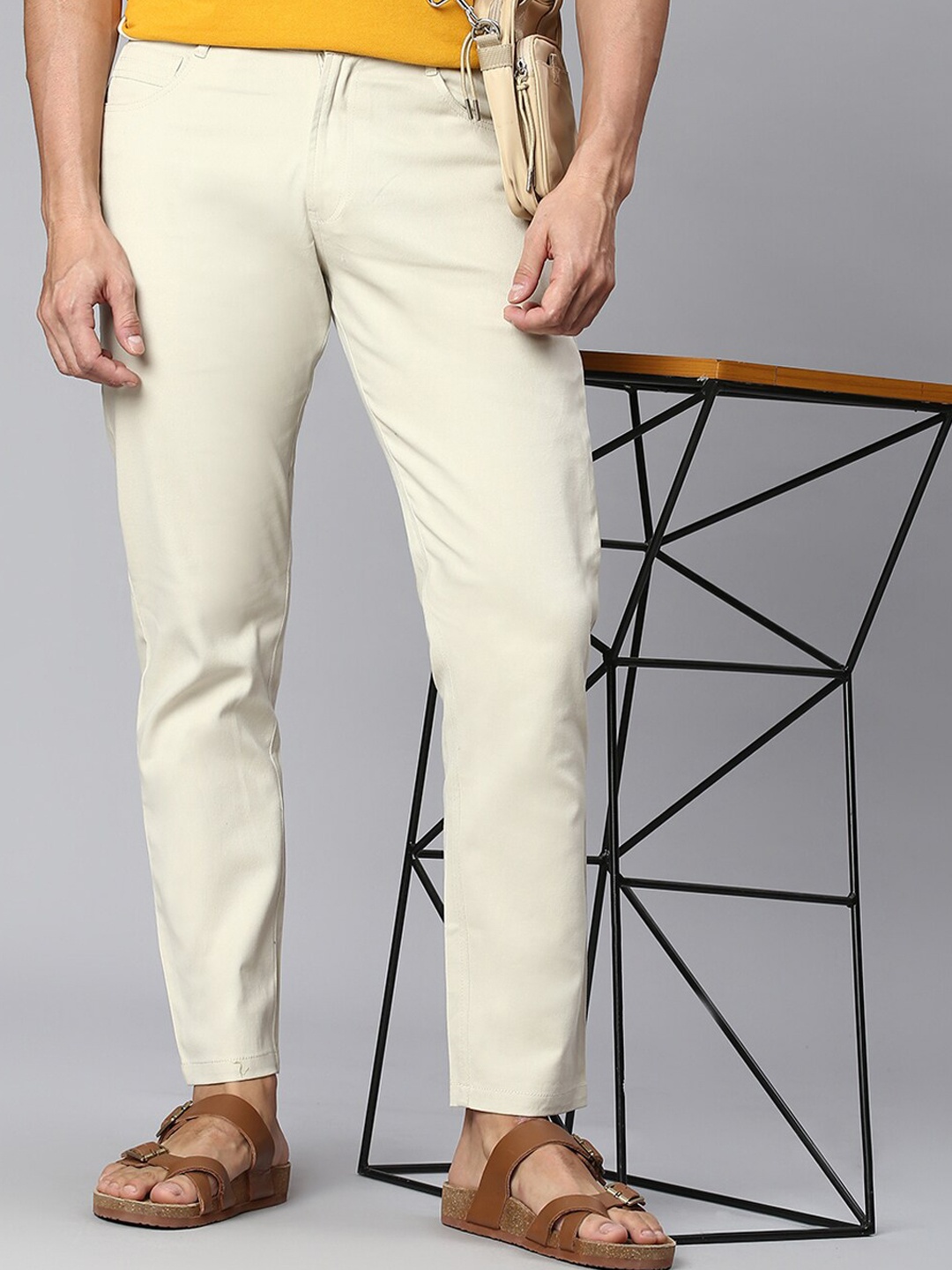 

Hubberholme Men Smart Tapered Fit Easy Wash Trousers, Off white