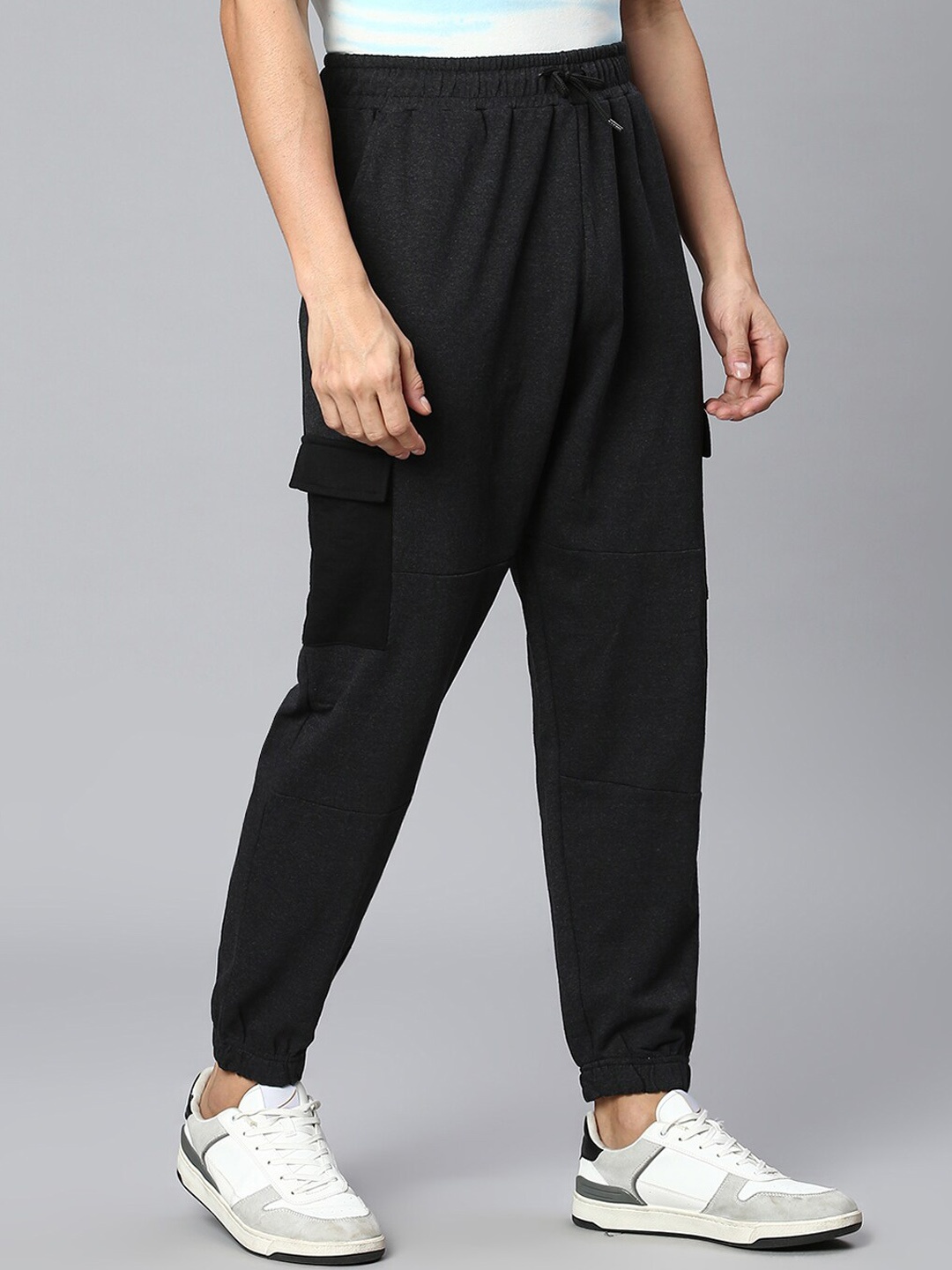 

Hubberholme Men Relaxed Fit Mid-Rise Cargo Joggers, Charcoal