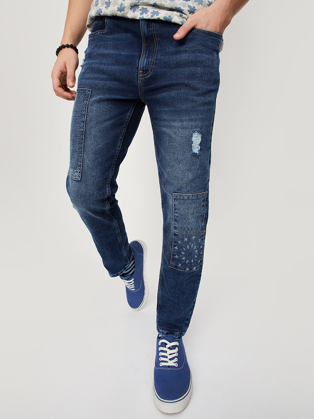 

max Men Low Distress Heavy Fade Stretchable Jeans, Blue