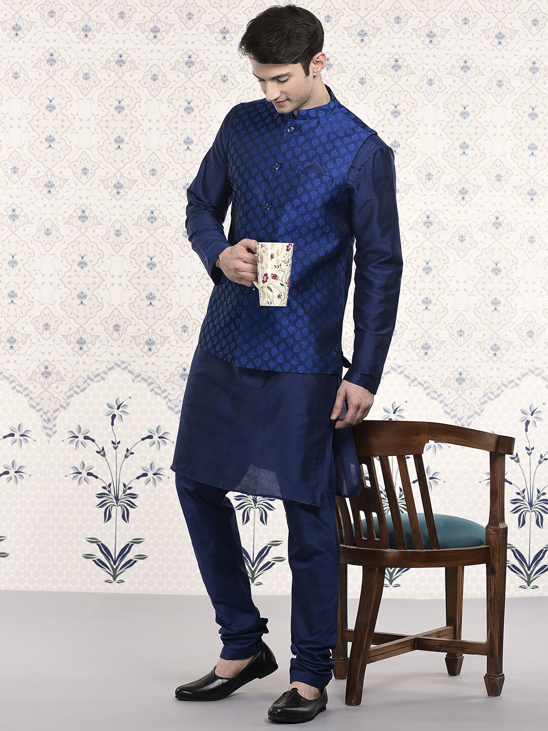 

Ode by House of Pataudi Mandarin Collar Regular Kurta with Churidar, Blue