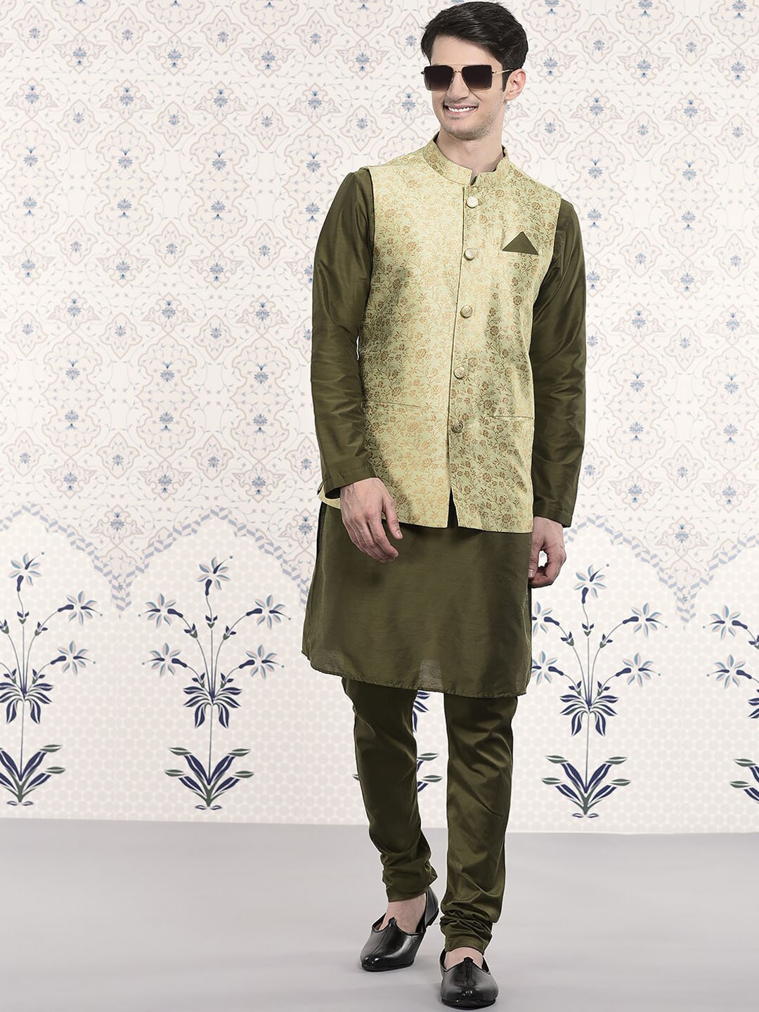 

Ode by House of Pataudi Mandarin Collar Regular Kurta With Churidar With Nehru Jacket, Green
