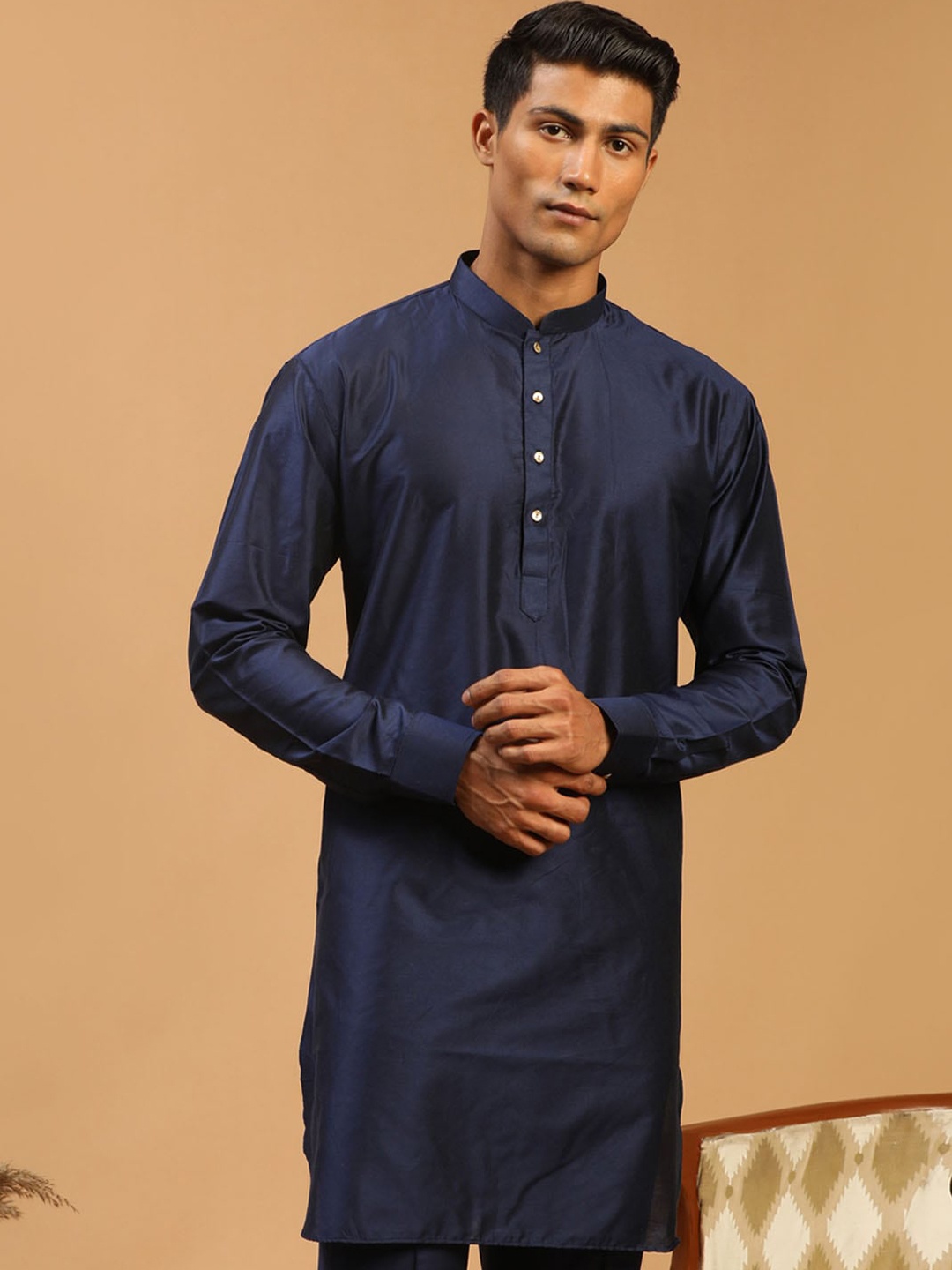 

VASTRAMAY Mandarin Collar Long Sleeves Kurta, Navy blue