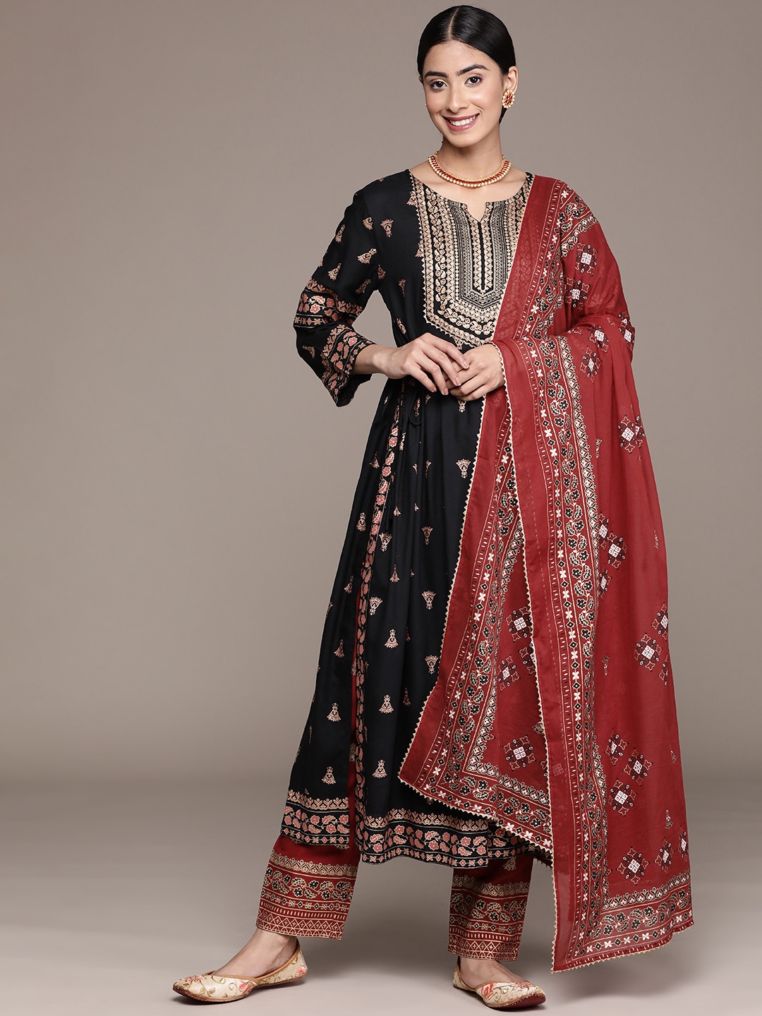 

Ishin Ethnic Motifs Printed Pleated Gotta Patti Kurta With Trousers & Dupatta, Black
