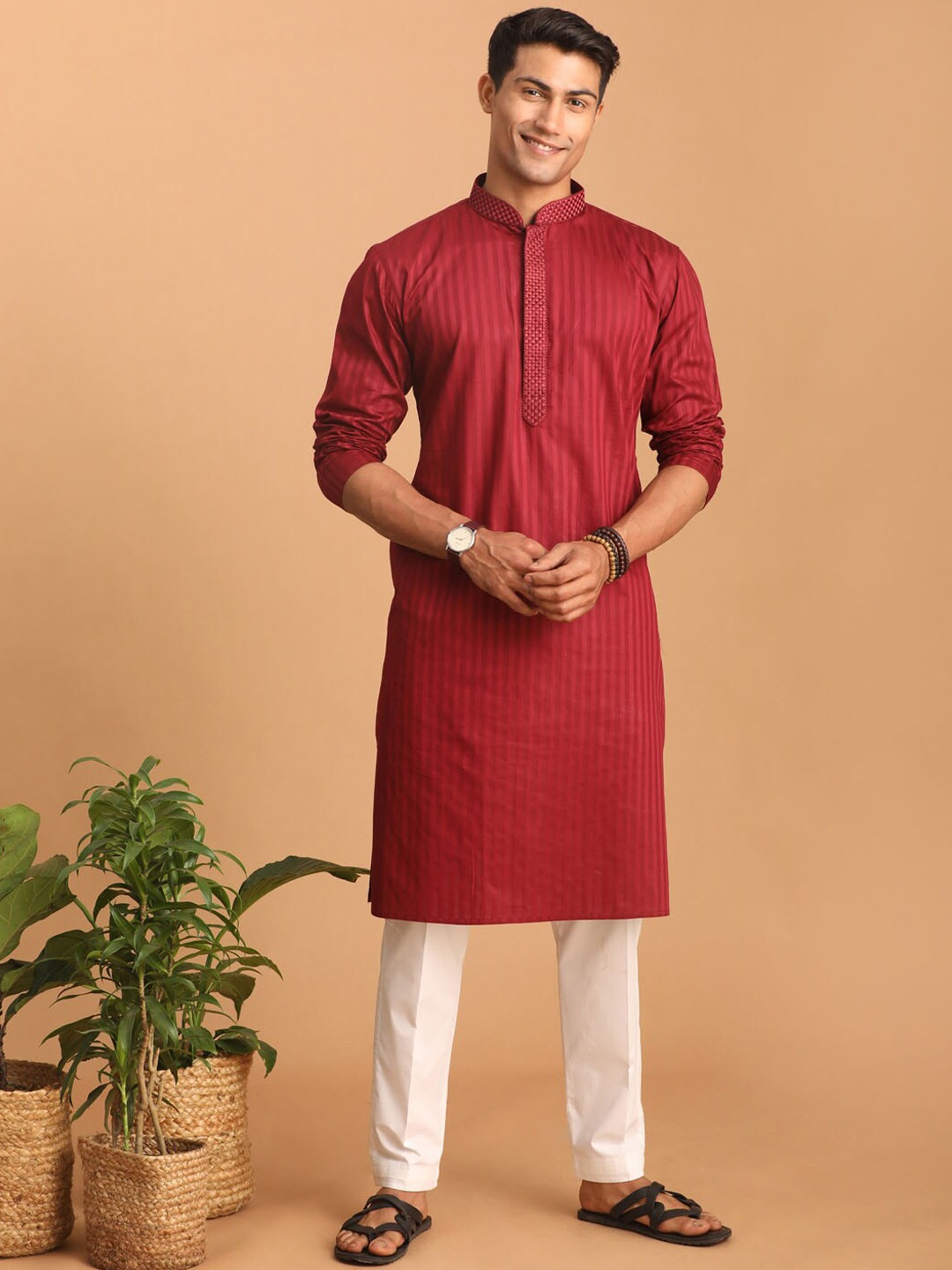 

VASTRAMAY Striped Thread Work Kurta with Pyjamas, Maroon