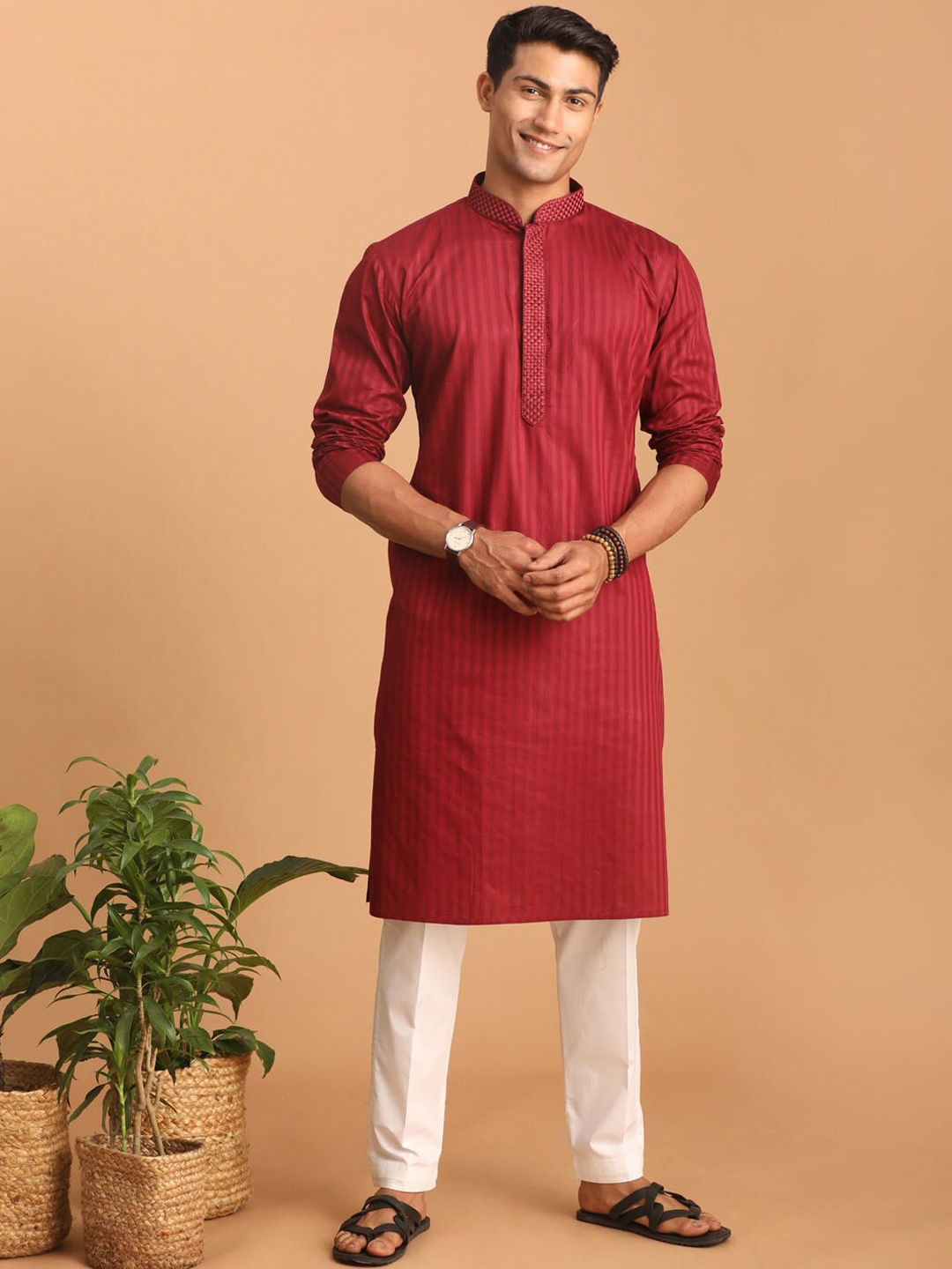 

VASTRAMAY Striped Thread Work Kurta with Pyjamas, Maroon