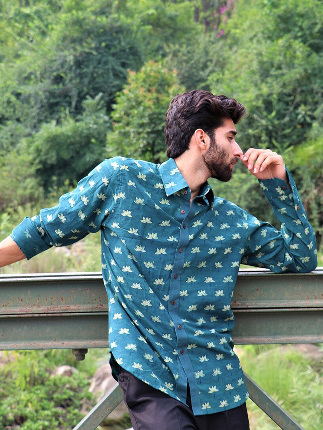 

Chidiyaa Standard Floral Printed Casual Cotton Shirt, Green