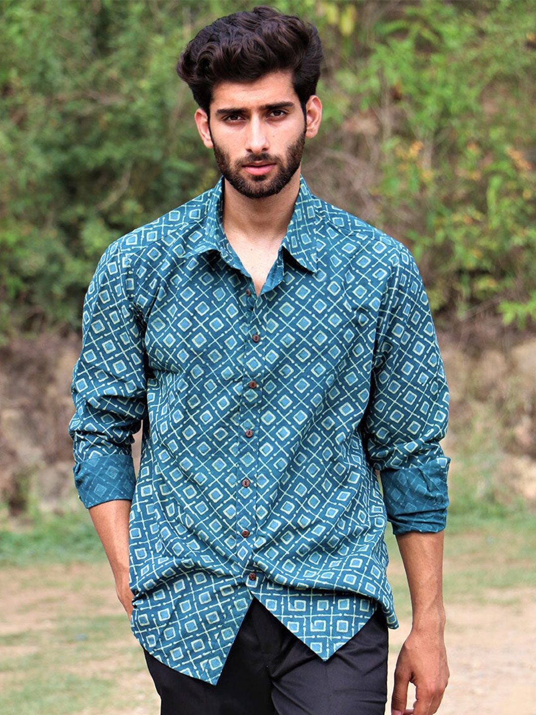 

Chidiyaa Standard Geometric Printed Cotton Casual Shirt, Green