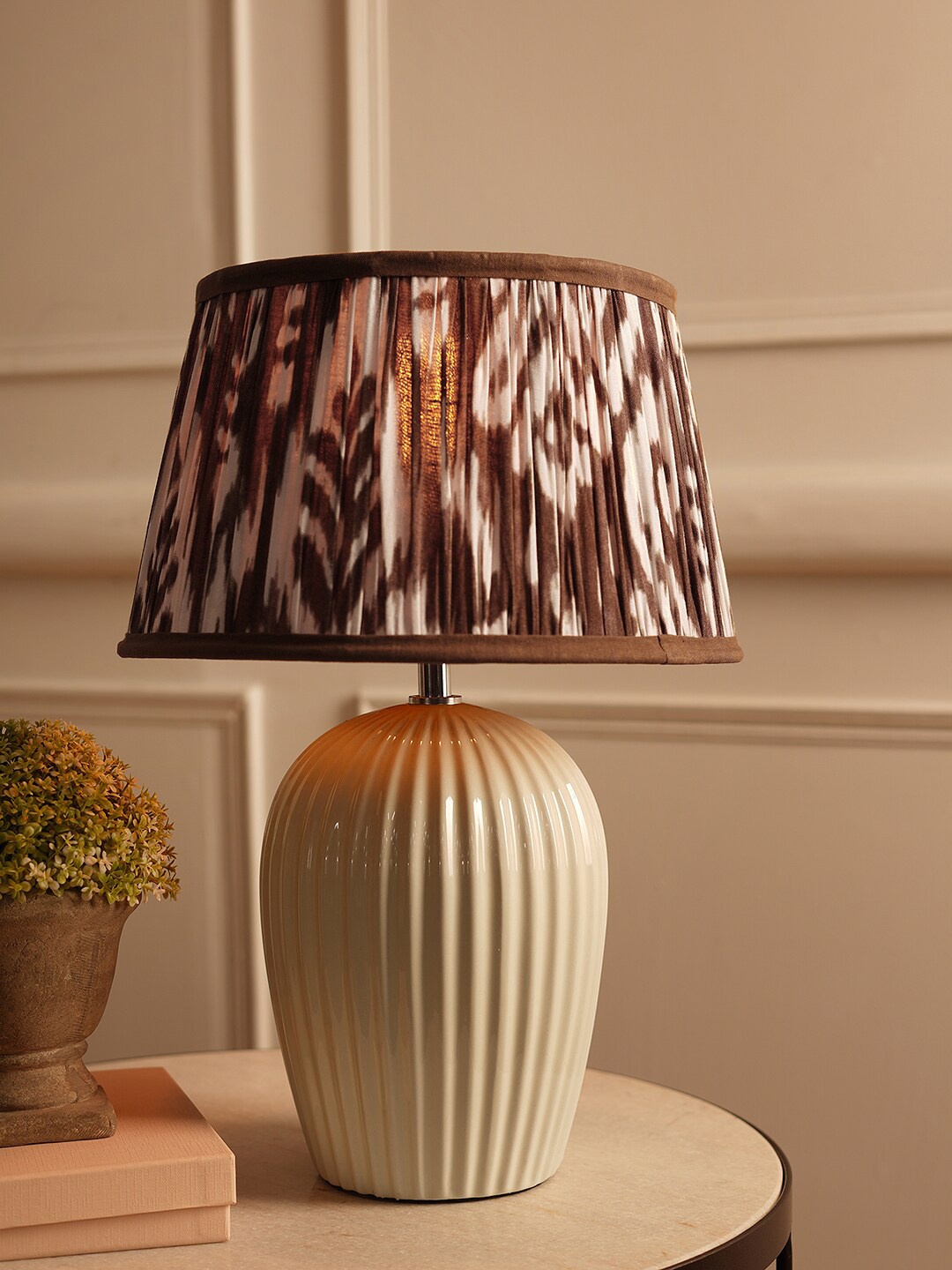 

Pure Home and Living Off-White Ribbed Ceramic Table Lamp Stand