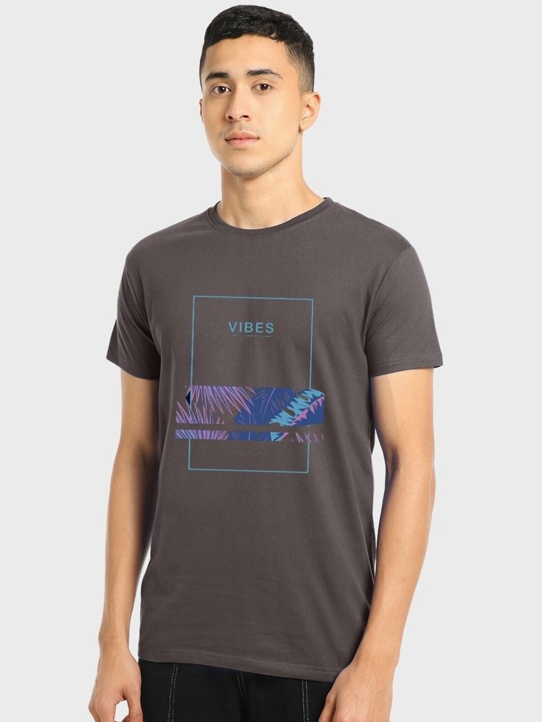 

Bewakoof Blue Vibes Graphic Printed T-shirt, Grey