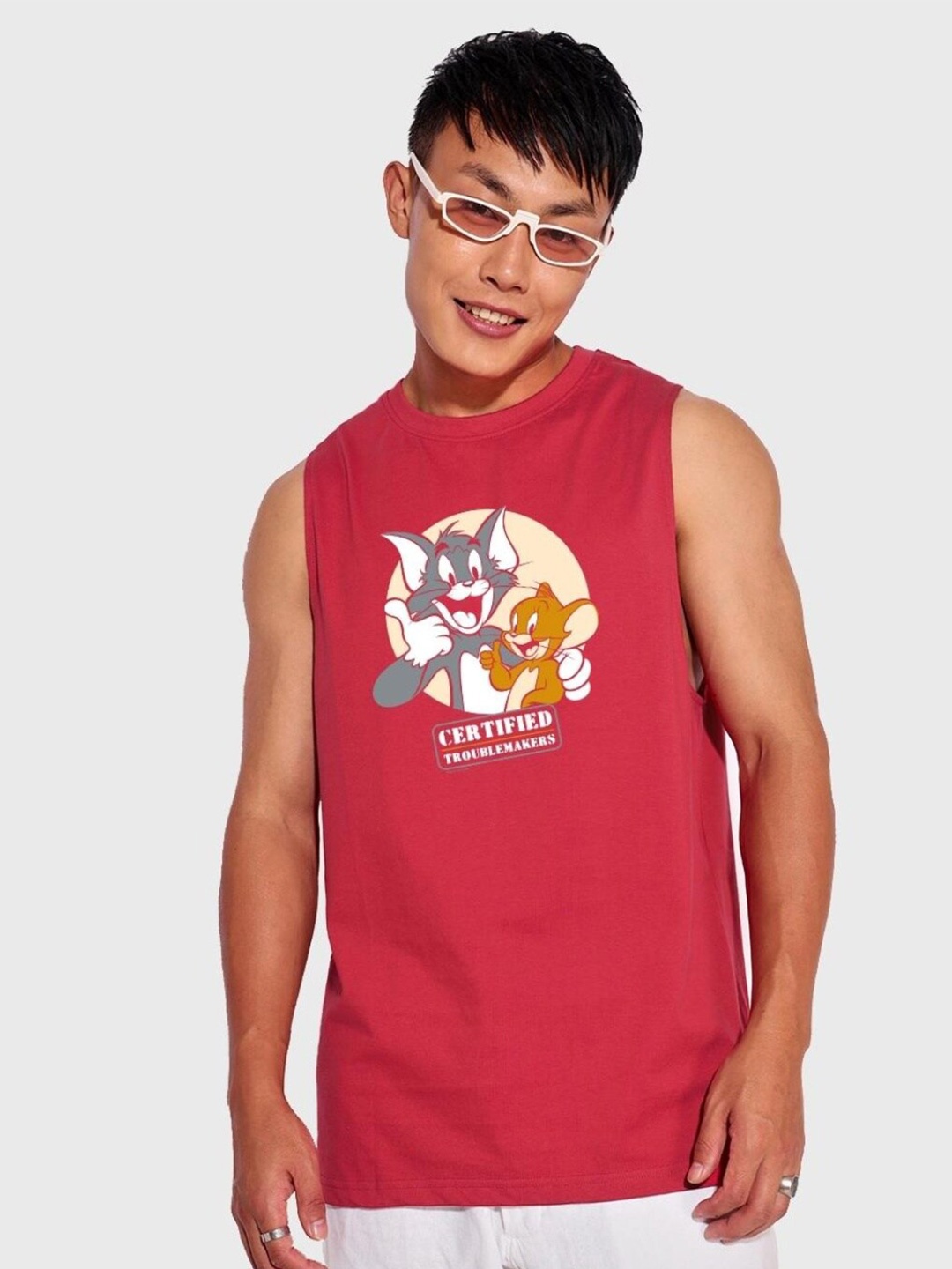 

Bewakoof x Official Tom & Jerry Merchandise Men Certified Troublemakers Printed Vest, Red