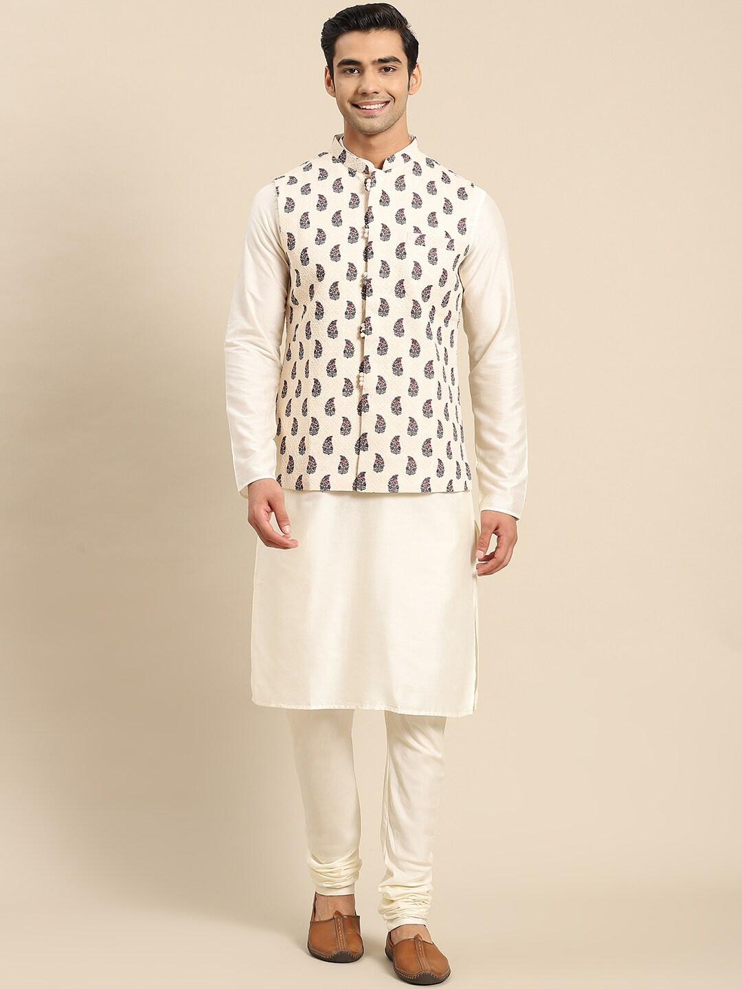 

KISAH Mandarin Collar Regular Kurta With Churidar & Nehru Jacket, White