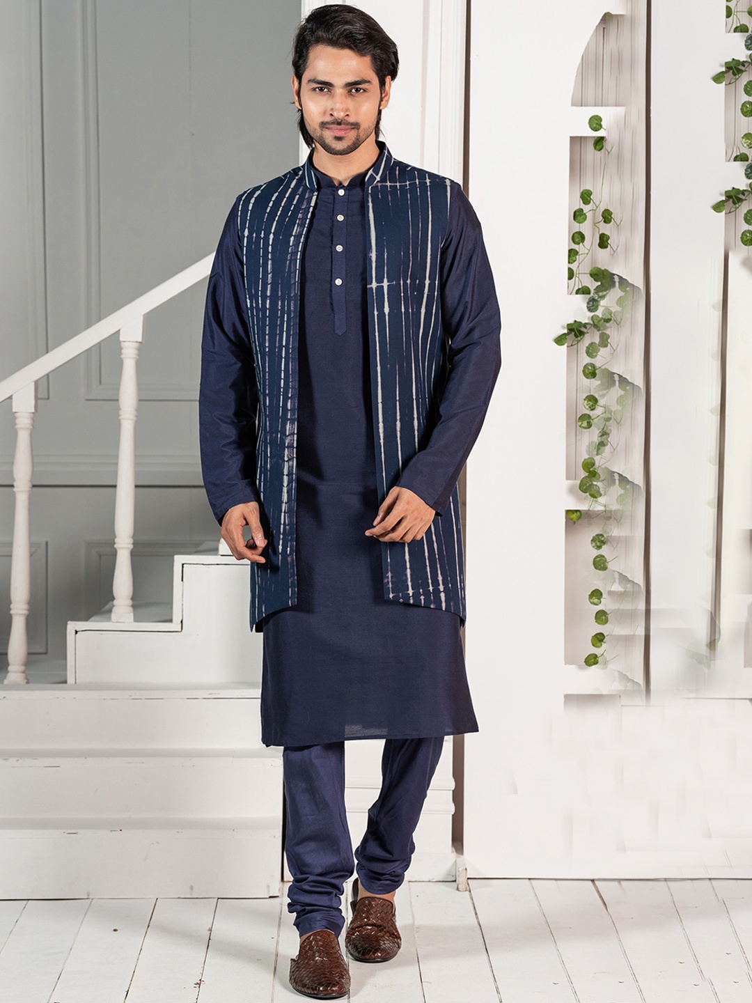 

KISAH Mandarin Collar Regular Kurta With Churidar & Nehru Jacket, Navy blue