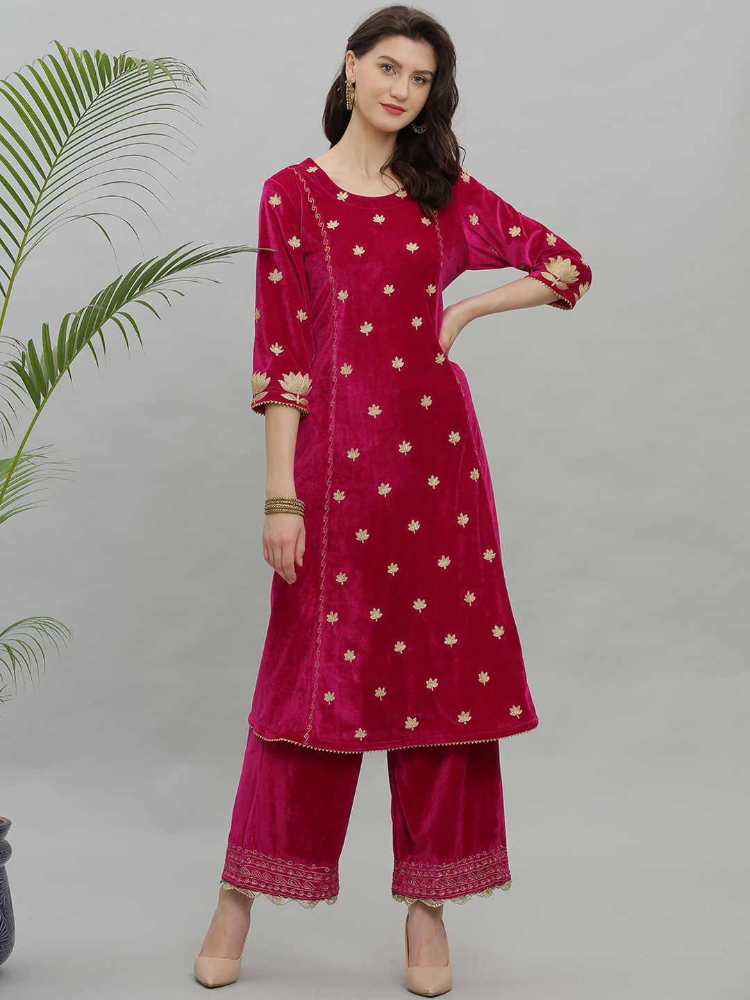

KAANCHIE NANGGIA Floral Embroidered Thread Work Kurta With Palazzos, Magenta