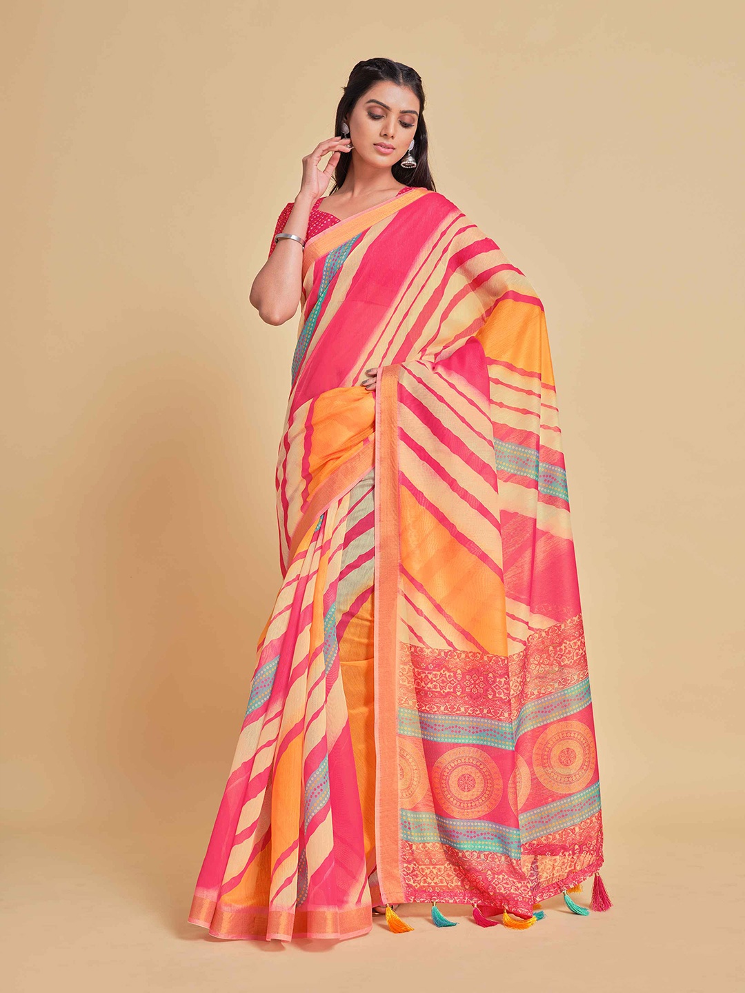 

Sangria Striped Printed Saree, Pink