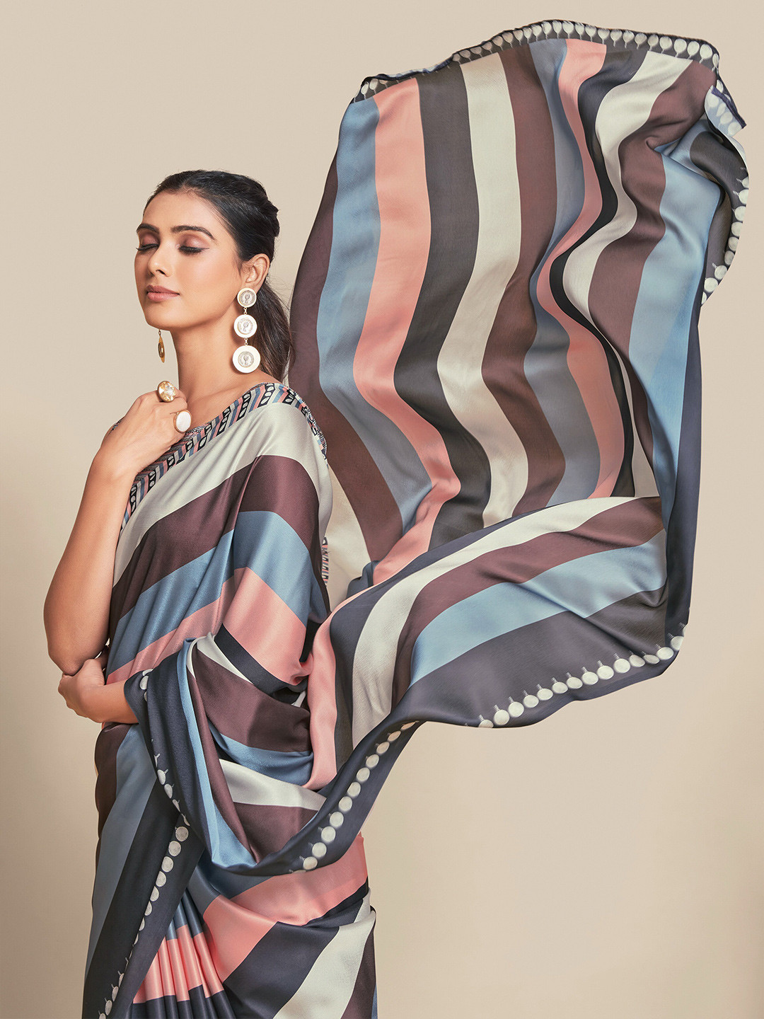 

Sangria Striped Printed Satin Saree, Grey