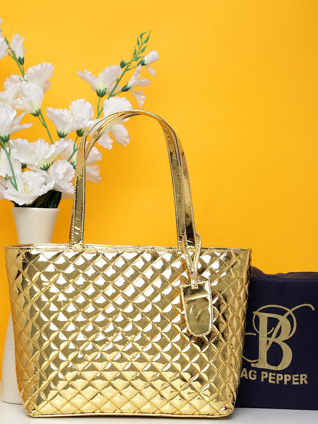 

Bag Pepper Structured Shoulder Bag With Quilted, Gold