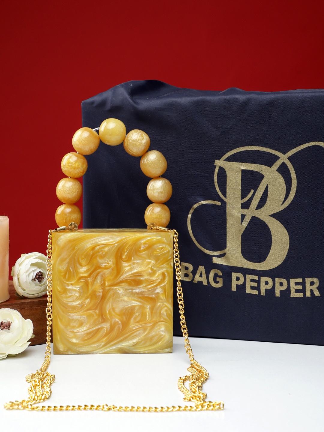 

Bag Pepper Printed Box Clutch, Yellow