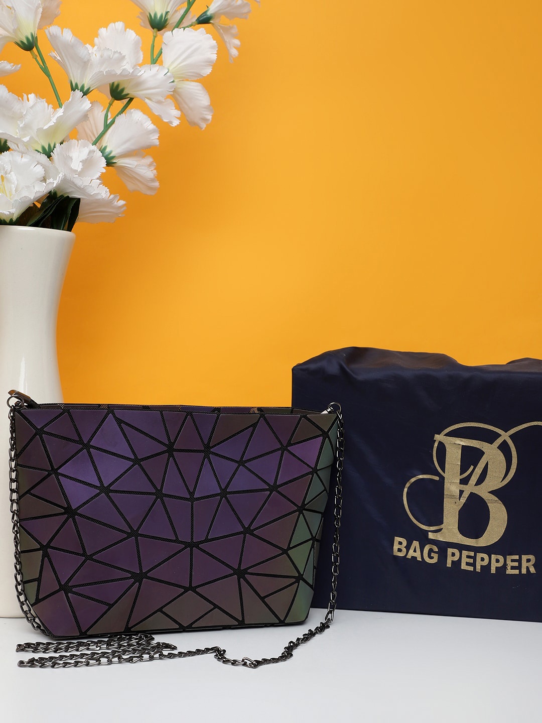 

Bag Pepper Embellished Structured Sling Bag, Green
