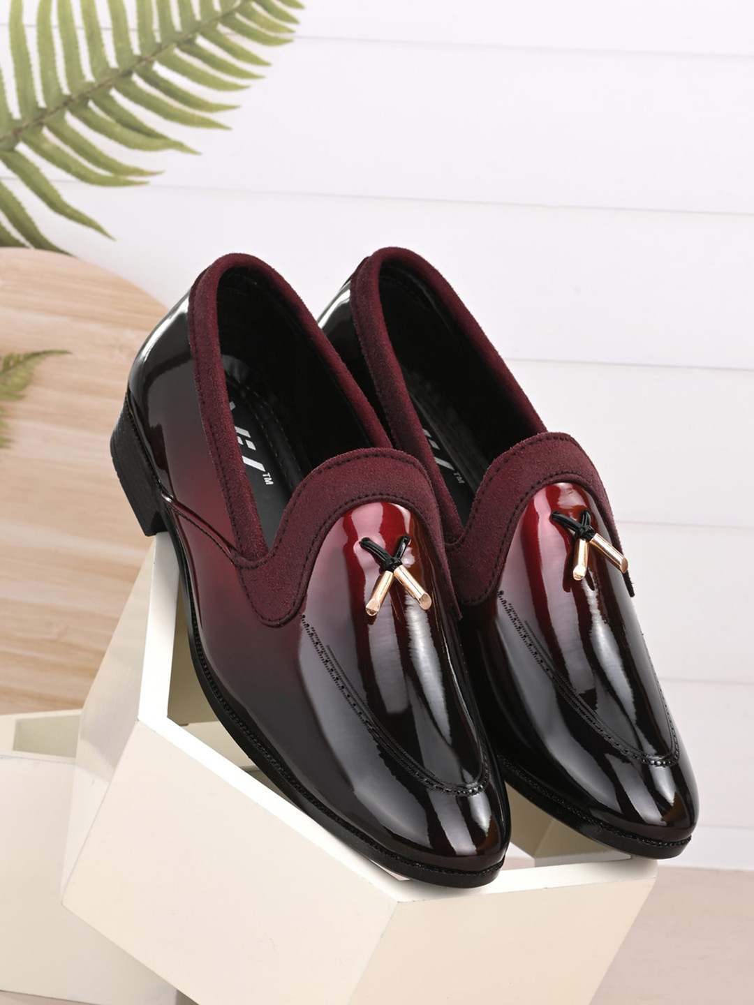 

VIV Men Round Toe Formal Slip-On Shoes, Red
