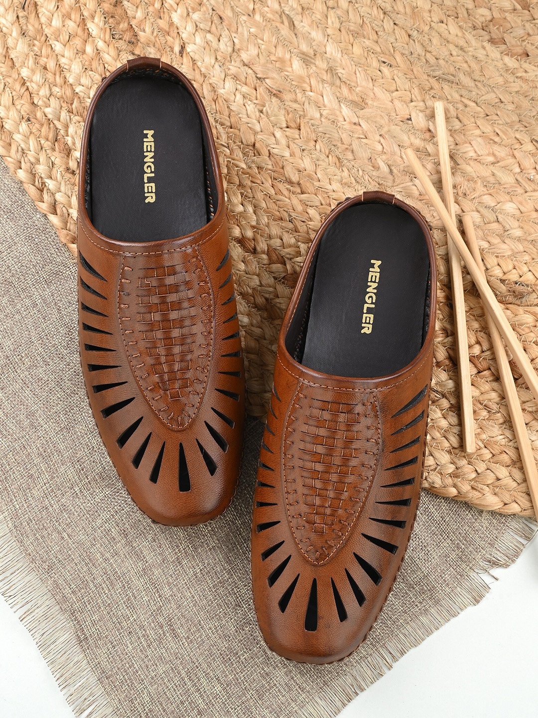

MENGLER Men Textured Laser Cuts Mojaris, Tan