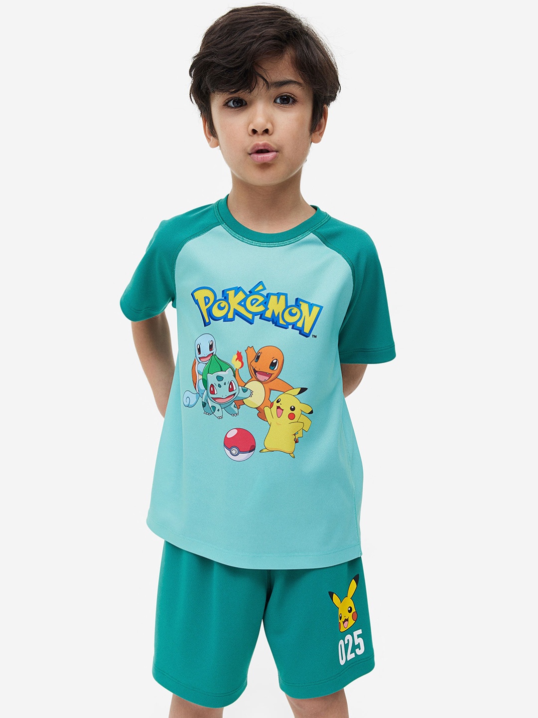 

H&M Boys 2-Piece Pokemon Football Set, Green