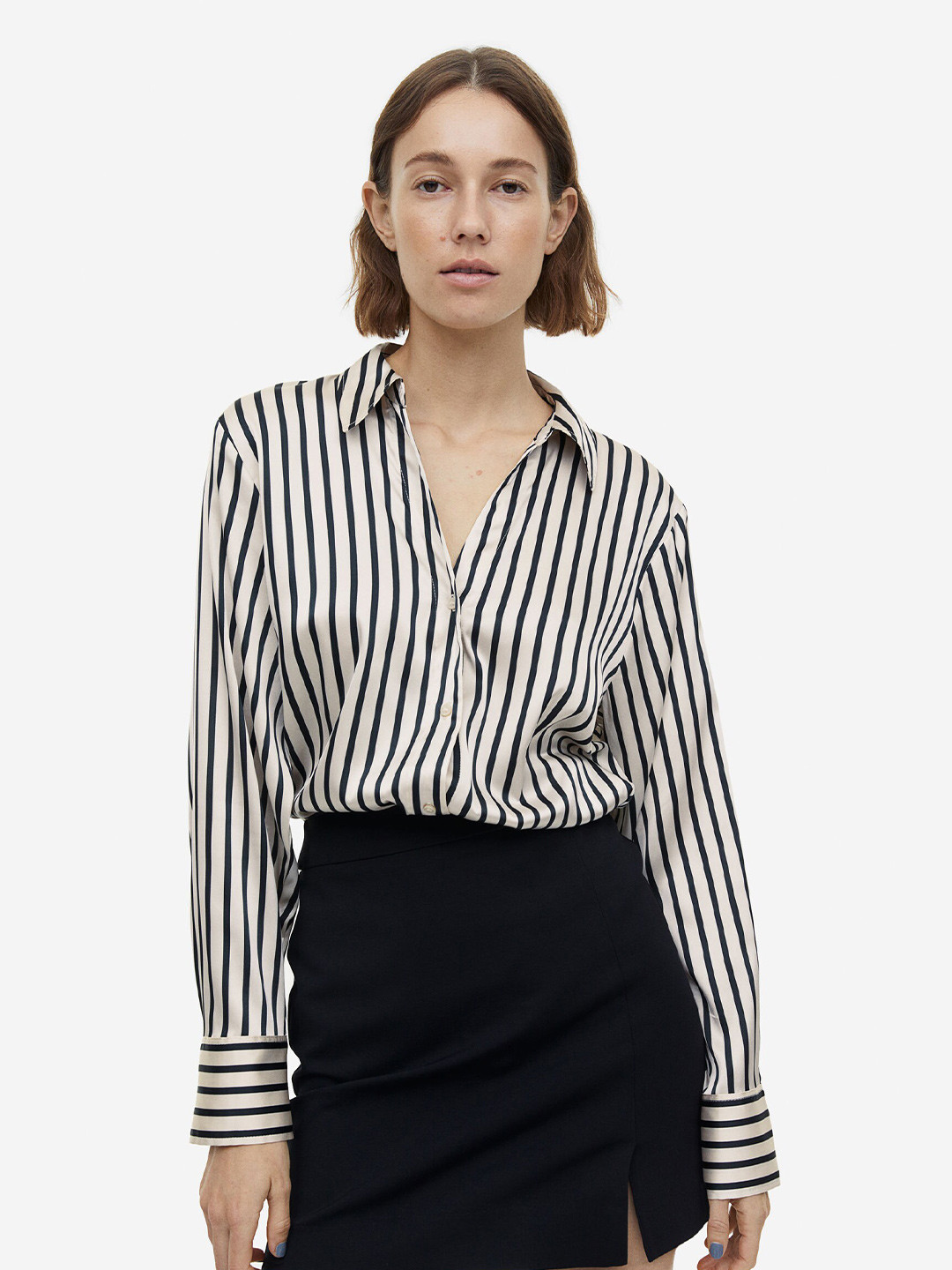 

H&M Women V-neck Blouse, Black