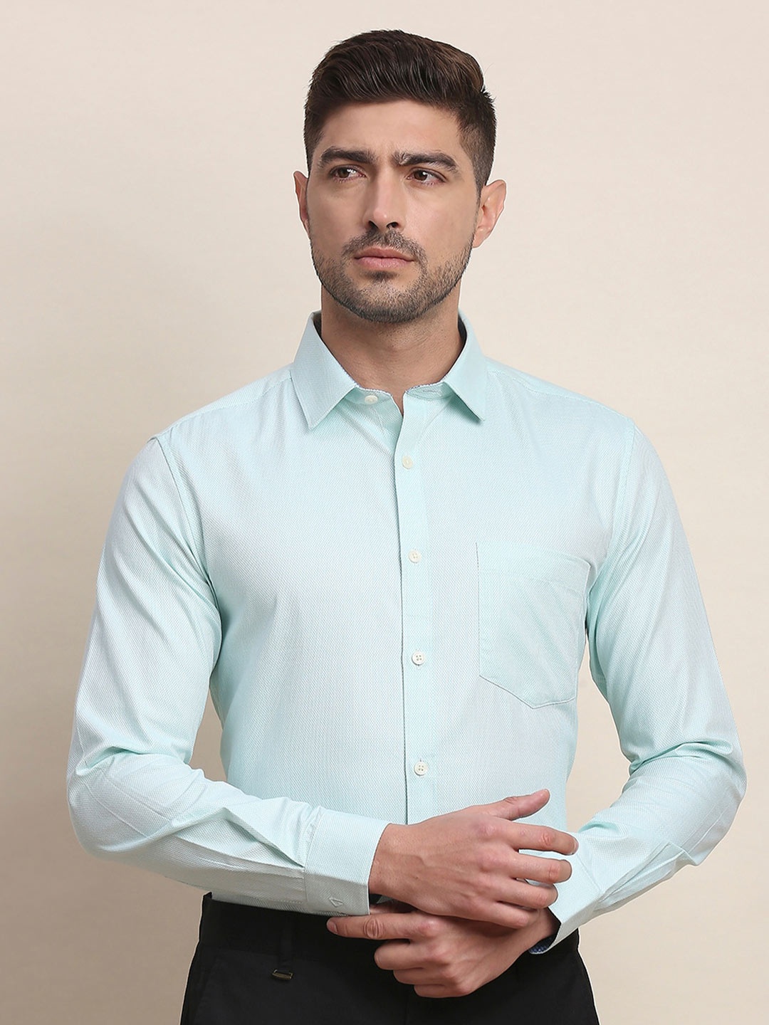 

INVICTUS Slim Fit Self Design Spread Collar Pure Cotton Formal Shirt, Green