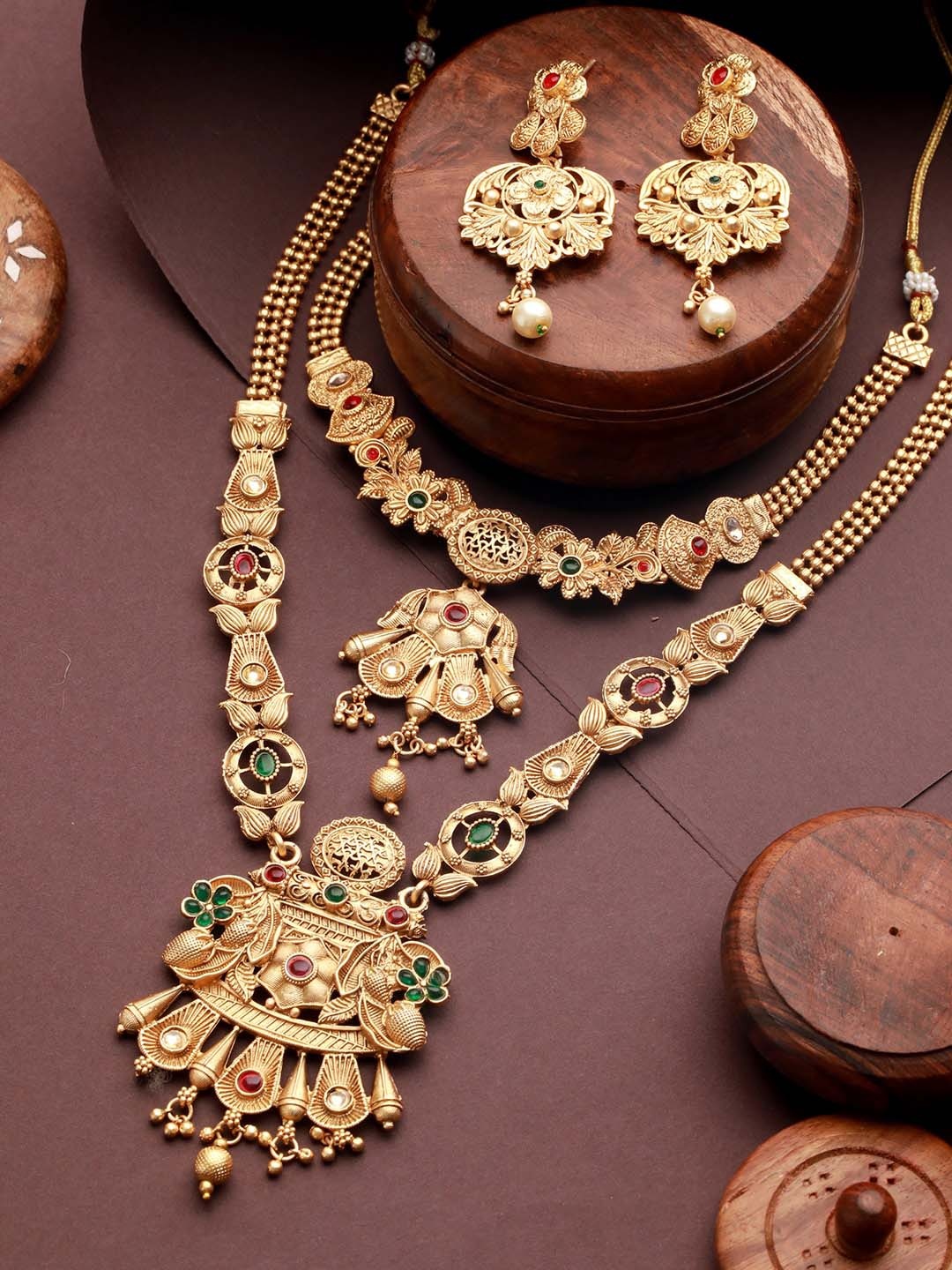 

Priyaasi Gold-Plated Floral Kemp Stone Studded Bridal Jewellery Set