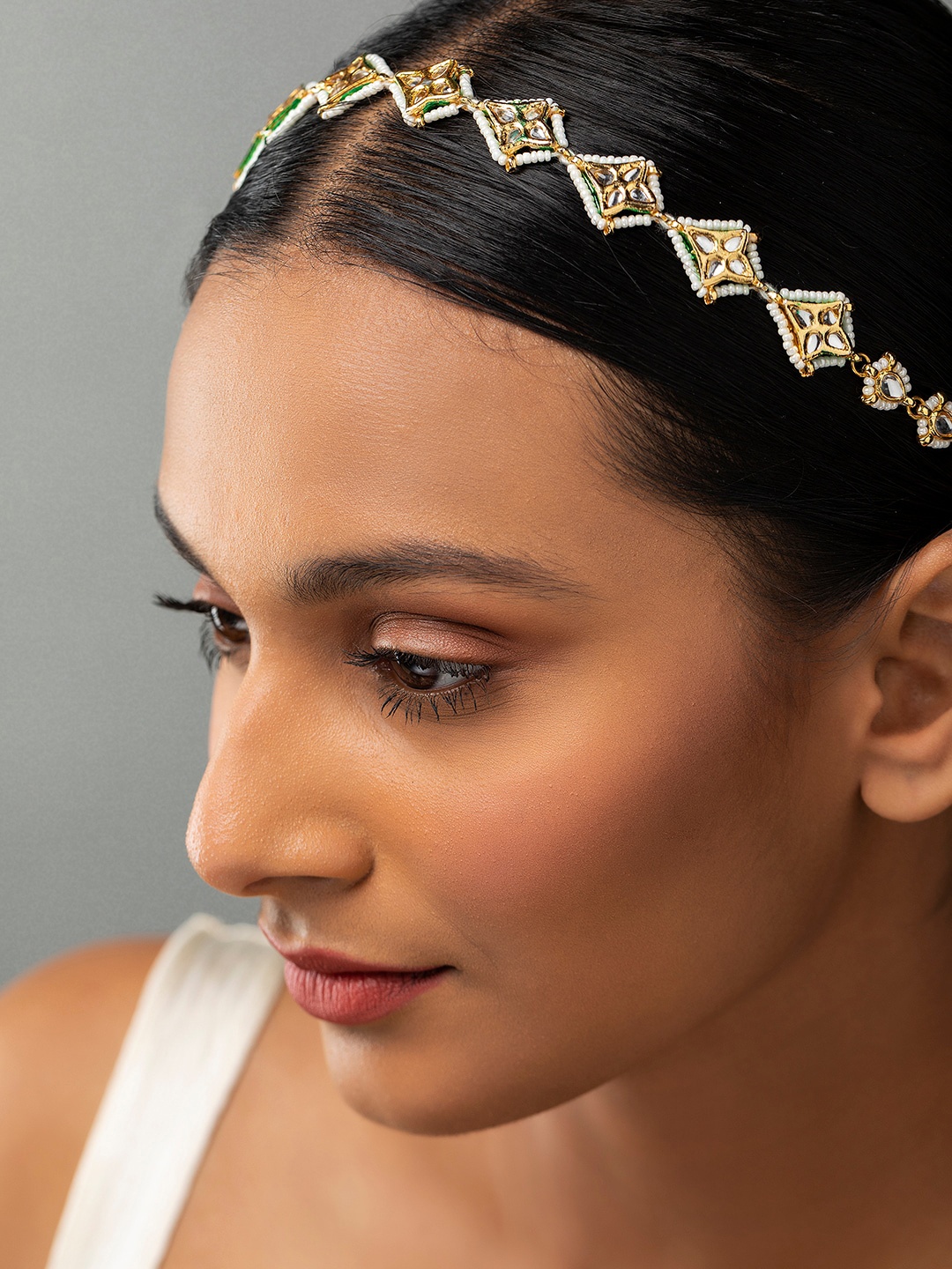 

Priyaasi Gold-Plated Floral Leaf Cut Kundan Design Beaded Mathapatti