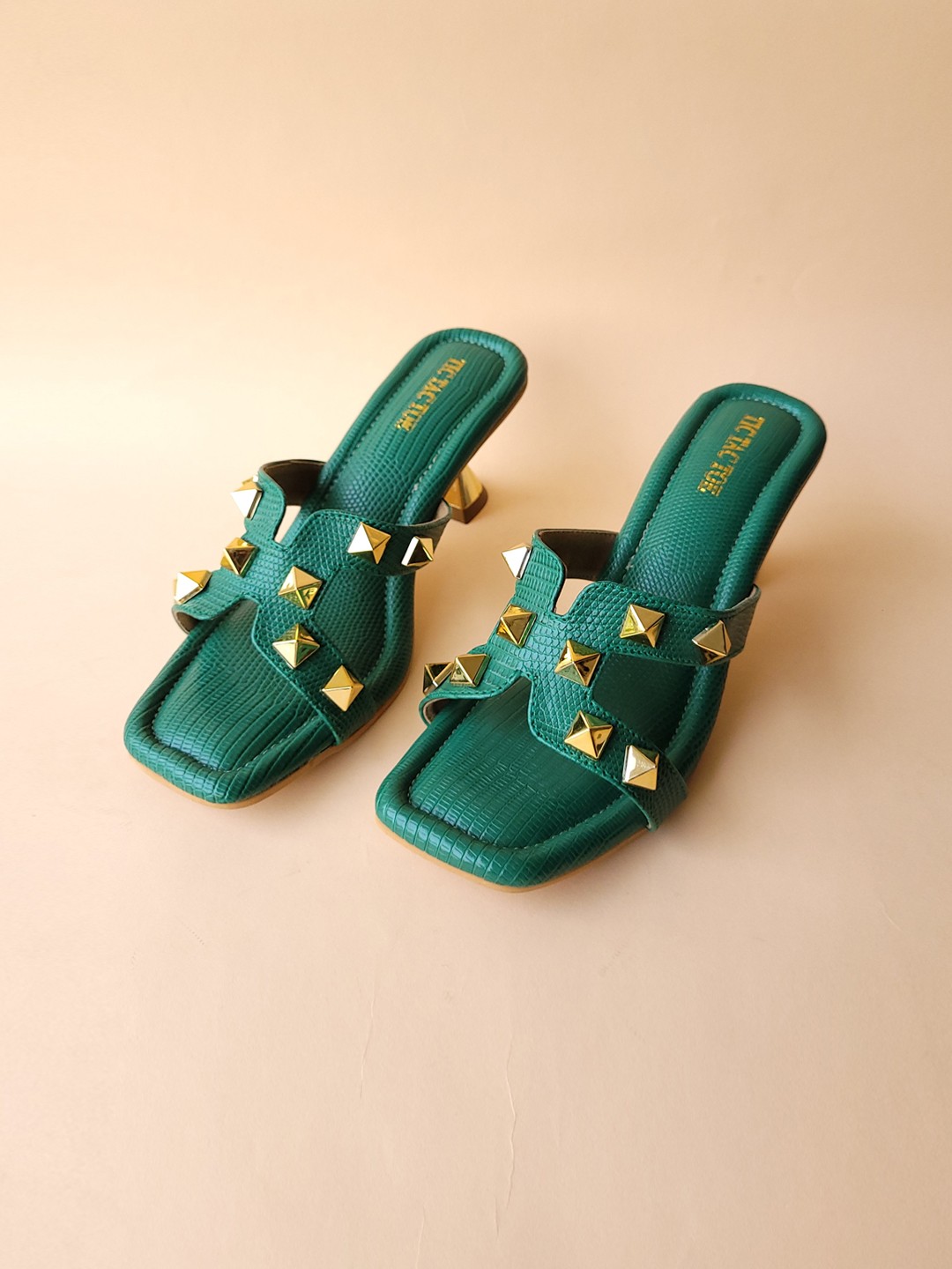 

TIC TAC TOE Embellished Party Block heels, Green