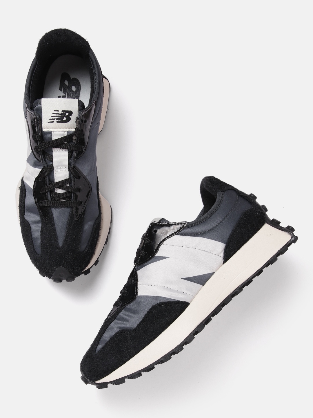

New Balance Women Colourblocked 327 Sports Shoes, Black