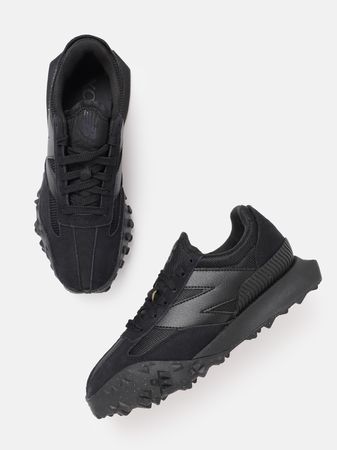 

New Balance Men Brand Logo Detail XC72 Sports Shoes, Black