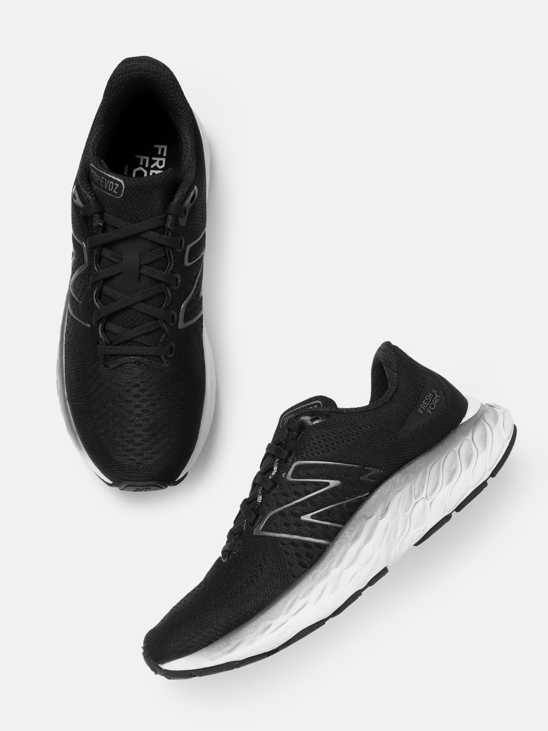 

New Balance Men EVOZ Woven Design Running Shoes, Black