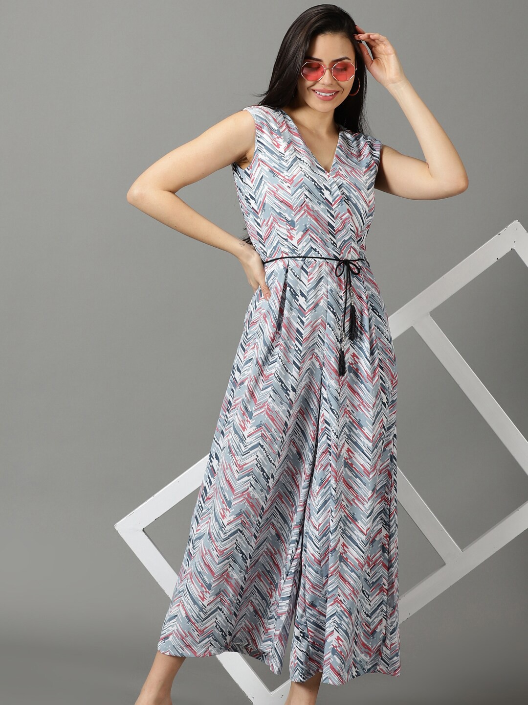 

SHOWOFF Printed V-Neck Sleeveless Culotte Jumpsuit with Belt, Grey
