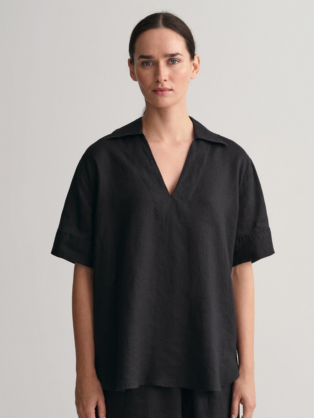 

GANT V-Neck Drop-Shoulder Sleeves Linen Top, Black