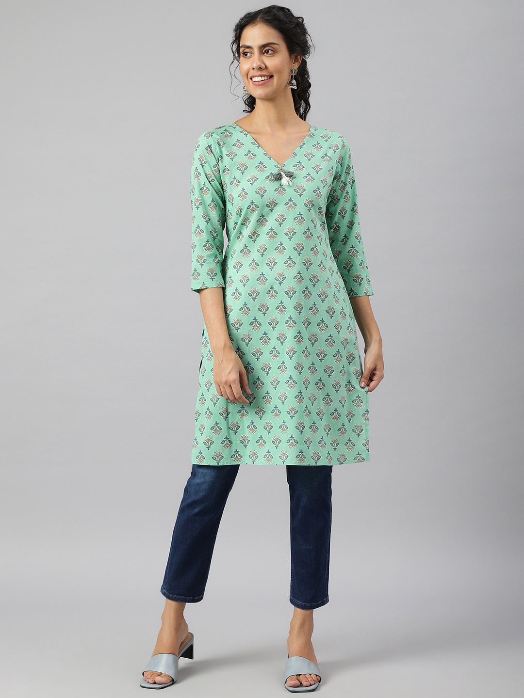 

METRO-FASHION Ethnic Motifs Printed V-Neck Pure Cotton Kurta, Green