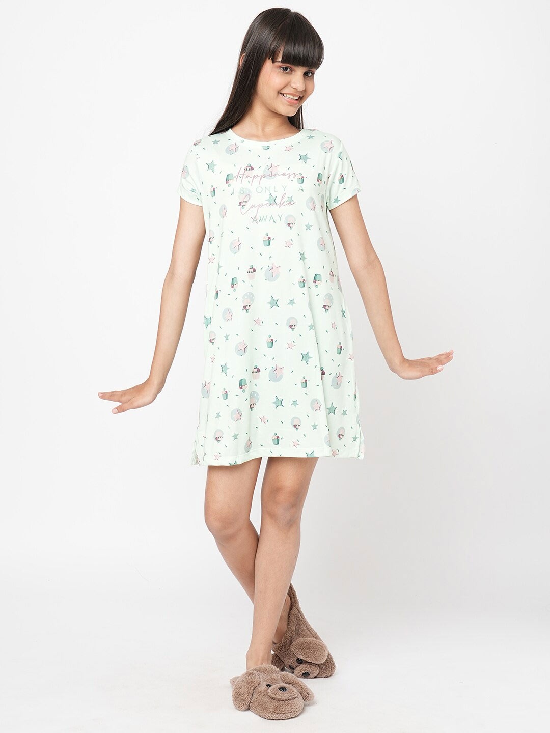 

Sweet Dreams Girls Green Geometric Printed Pure Cotton Nightdress